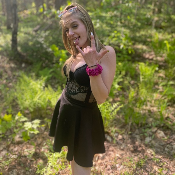 Meet your Posher, Andrée-anne - Picture 1 of 1